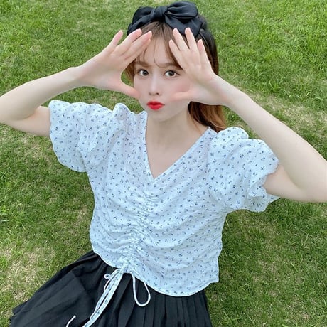 花柄 プルロープ ブラウス Vネック パフ袖 半袖 ショート丈 へそ出し 韓国ファッション レディース トップス 薄手 大人可愛い ガーリー フェミニン DTCA-670939853042