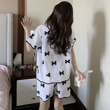 ルームウェア セットアップ リボン柄 トップス ＋ ショートパンツ ウエストゴム 韓国ファッション レディース パジャマ 上下セット 部屋着 ガーリー フェミニン DTC-645023297888