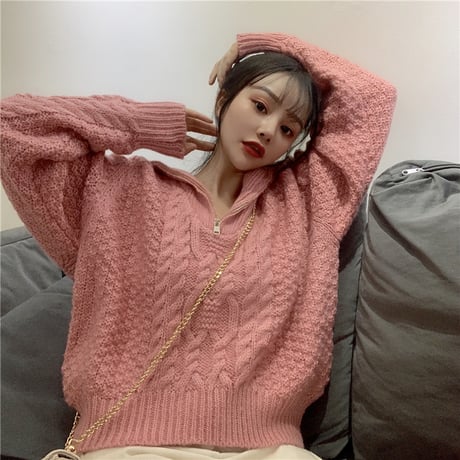 プルオーバー ハーフジップアップ ニット セーター ピンク 韓国 ファッション レディース ケーブル編み オフショルダー ハイネック (DTC-606566990698)