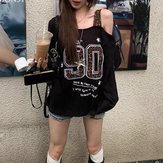 あ*き様 コヤンイサムチョン♡個性派！グリーン豹柄bigリトルサンダーちゃんのト レイヤード風 ロンT レオパード ナンバーロゴ ヒョウ柄 オフショルダー