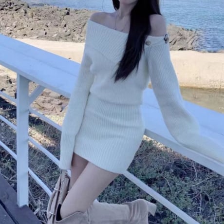 ニットワンピース オフショルダー タイト ゴールドボタン リブワンピース ミニワンピース 長袖 レトロ 大人可愛い ガーリー DTCA-965955543768