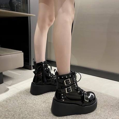厚底 ショートブーツ  22.5～25.0cm スタッズ ベルト パテントレザー 厚底ブーツ レースアップ プラットフォーム サイドジップ パンク風 ゴシック風 DTCA-803298135374