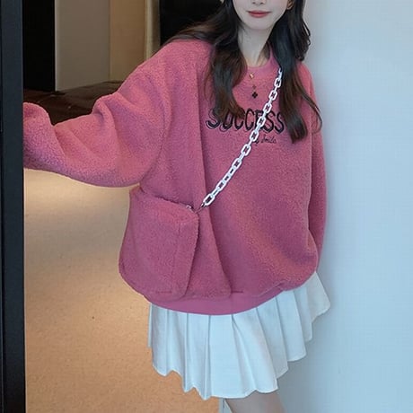 ミニポーチ付き ボアトレーナー ロゴ もこもこ トレーナー ボア 暖かい 長袖 ゆったり レトロ 韓国ファッション レディース 大人可愛い ガーリー カジュアル DTC-657350232511