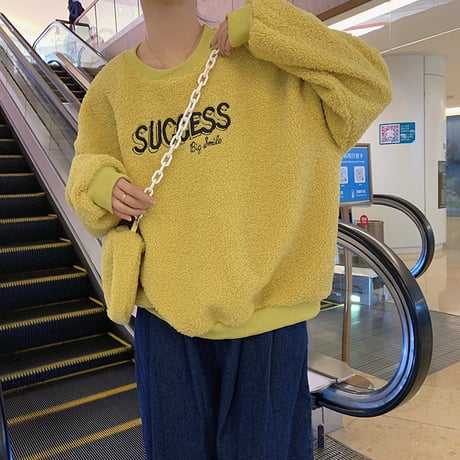 ミニポーチ付き ボアトレーナー ロゴ もこもこ トレーナー ボア 暖かい 長袖 ゆったり レトロ 韓国ファッション レディース 大人可愛い ガーリー カジュアル DTC-657350232511