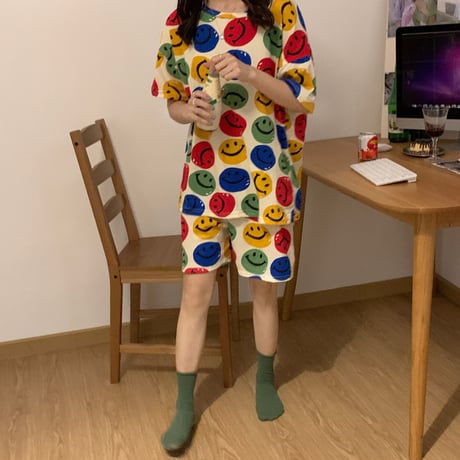 ルームウェア パジャマ セットアップ スマイル ニコちゃんマーク ウエストゴム 上下セット トップス ショートパンツ 部屋着 大人可愛い ガーリー フェミニン DTC-642929082786