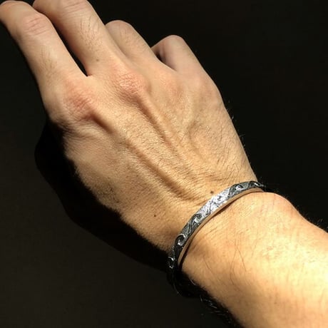 ハワイアンジュエリー バングル 金属アレルギー対応 スクロール メンズ レディース サージカル ステンレス アクセサリー インスタ (gbg8132)