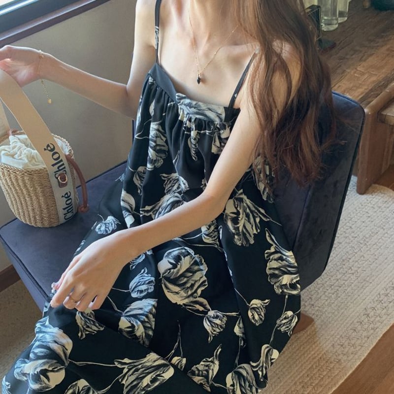 Chloeノースリーブ ロングワンピース フラワー柄 Chloeノースリーブ ロングワンピース フラワー柄