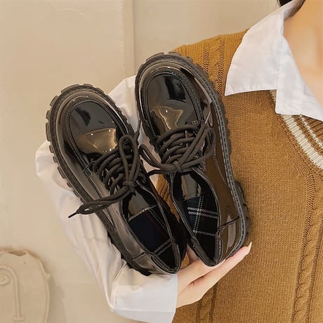 艶あり・艶なしの2タイプ展開！ ローファー 厚底 22.5～25.0cm レースアップ 厚底シューズ グロス ＆ マット 韓国ファッション レディース 美脚 DTC-666562762904