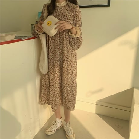 【ワンピース】 花柄 ハーフハイネック ベージュ ブラック 長袖 韓国ファッション レディース トランペットスリーブ ゆったりウエスト レトロ かわいい ガーリー 609900773741