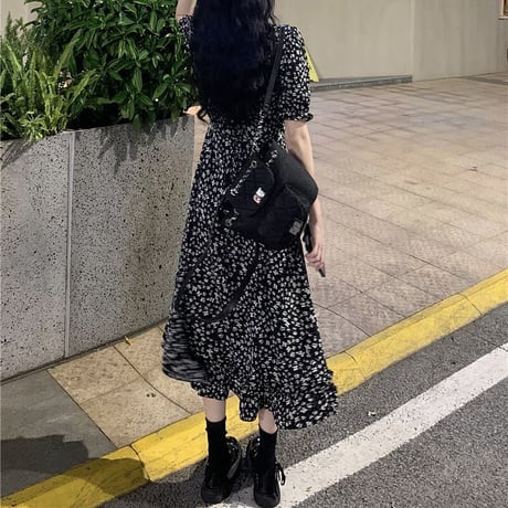 小花柄 ワンピース 不規則デザイン Vネック 半袖 パフスリーブ Aライン ハイウエスト レトロ 韓国ファッション レディース 大人可愛い ガーリー フェミニン DTC-679705807350