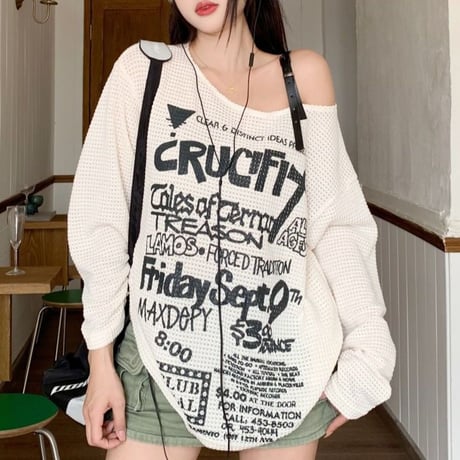 ロンT レタープリント オフショルダー トップス ワンショルダー ショルダーストラップ tシャツ ゆったり ルーズ 長袖 レトロ 大人可愛い ガーリー カジュアル DTCA-831955626127