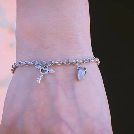 磁石で一つのハートになる ペアブレスレット 磁石 ハート チェーン マグネット ハートの鍵 金属アレルギー対応 チタン アクセサリー DTC-686791857149