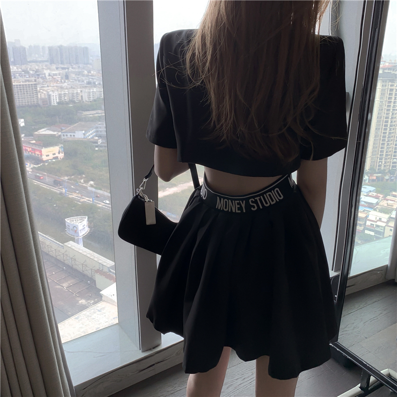 【韓国ファッション】 ワンピース 背中空き モード ドレス 大人ドレス ドレープ肩出し ハイウエスト 膝丈 パーティ 韓国