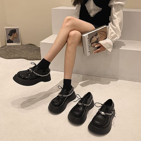 艶あり・艶なしの2タイプ展開！ ローファー 厚底 22.5～24.5cm チェーンデザイン 厚底シューズ グロス ＆ マット 韓国ファッション レディース 美脚 DTC-652896814273