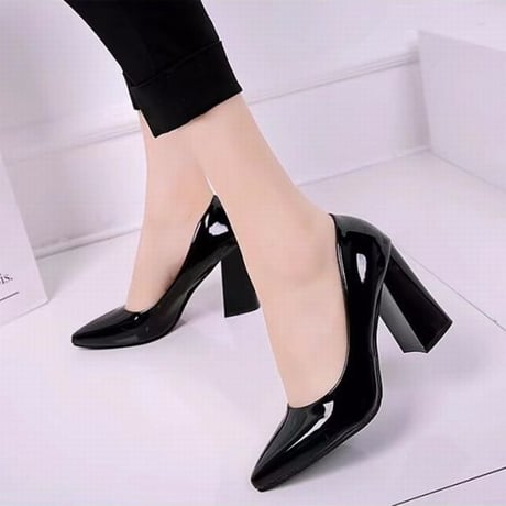 パテントレザー パンプス チャンキーヒール 9cm 韓国ファッション レディース シンプル ポインテッドトゥ ローヒール シューズ キュート 痛くない かわいい 歩きやすい 563485182951