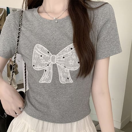 Tシャツ 刺繍リボン ショート丈 半袖 スリムフィット クルーネック シンプル レトロ 大人可愛い ガーリー カジュアル フェミニン DTCA-798676186291