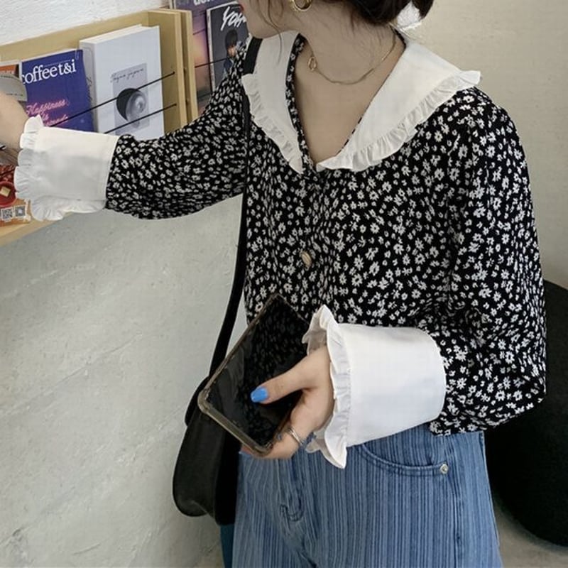 小花柄ブラウス トップス フリル フリル襟 配色 パールボタン 花柄