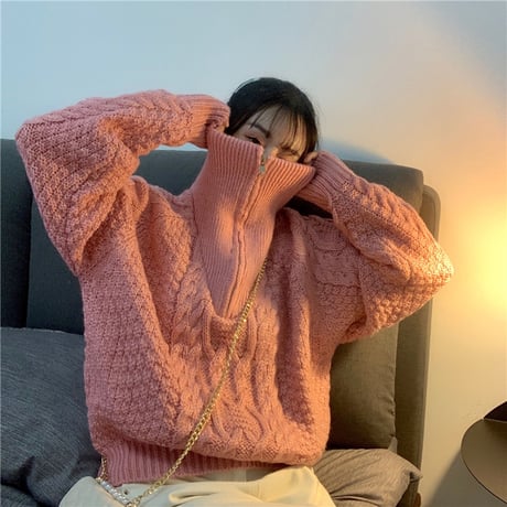 プルオーバー ハーフジップアップ ニット セーター ピンク 韓国 ファッション レディース ケーブル編み オフショルダー ハイネック (DTC-606566990698)