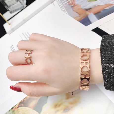 【2点セット】 リング ＋ バングル 金属アレルギー対応 レディース ローマ字切り抜き アルファベット シルバー ゴールド ローズゴールド チタンスチール DTC-601886239304_2s