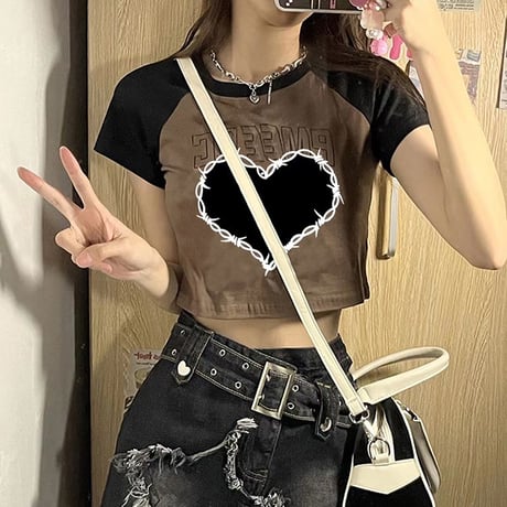クロップド丈 Tシャツ 有刺鉄線 ハート ラグランスリーブ スリムフィット へそ出し 半袖 レトロ 韓国ファッション レディース 大人可愛い ガーリー DTC-715452073111