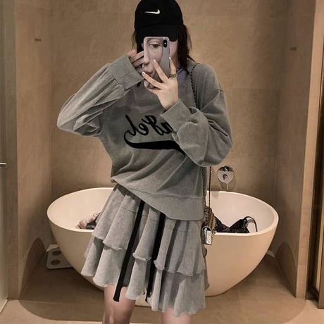 セットアップ 上下セット Vネック ロゴ トレーナー ティアードミニスカート スウェット フェイクツーピース 長袖 ルーズ レトロ 大人可愛い ガーリー カジュアル DTCA-827294825346