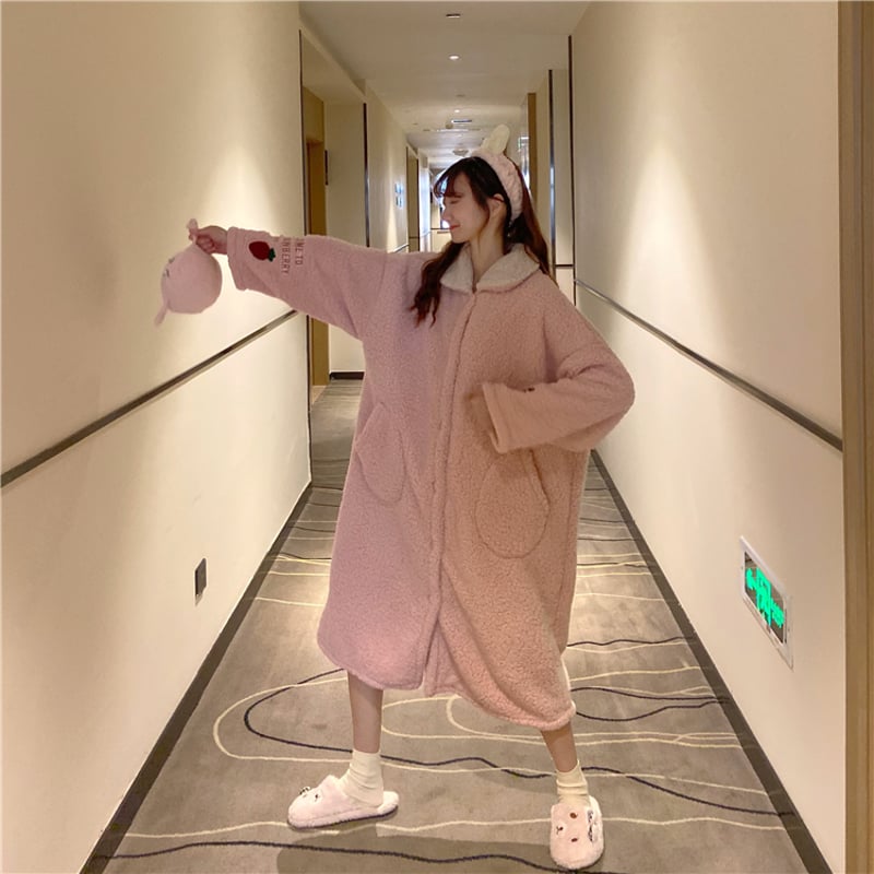 ルームウェア】 パジャマ ナイトガウン ボア フリース 長袖 いちご