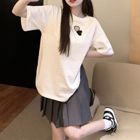 Tシャツ ハートカット 刺繡 半袖 クルーネック ルーズ 韓国ファッション レディース 大人可愛い ガーリー カジュアル 韓国ストリートファッション DTC-674278116013
