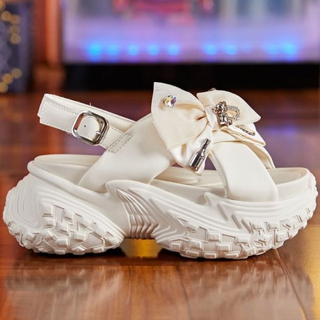 厚底サンダル リボン チャーム 22.0～24.5cm クロスベルト 厚底ソール アンクルストラップ ボリュームソール 美脚 キュート かわいい 靴 歩きやすい DTCA-817004744106