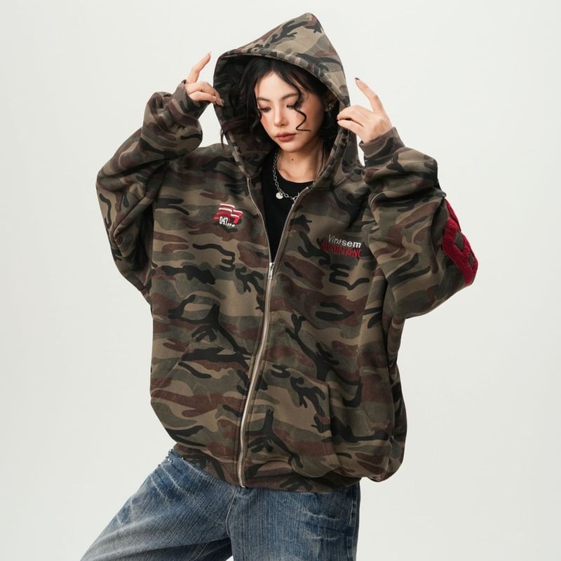 PEARLY GATES 迷彩カモフラ総柄 ジップフードパーカー にこちゃん刺繍