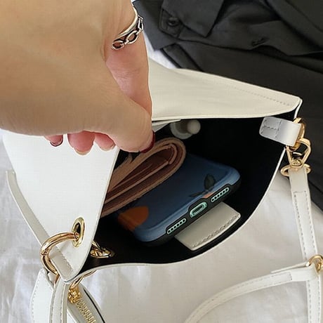 ショルダーバッグ バケットバッグ 磁気バックル PUレザー 韓国ファッション レディース メッセンジャーバッグ オールシーズン バッグ レトロ DTC-623908022615