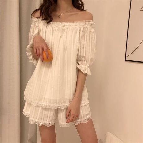 【ルームウェア】 パジャマ 半袖 ショートパンツ フリル 韓国ファッション レディース シャツ + パンツ 上下セット レトロ DTC-637617390274