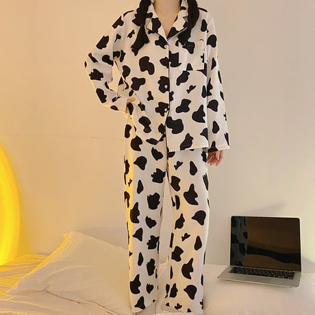ルームウェア パジャマ セットアップ 牛柄 ボタン付き 上下セット トップス ボトムス 部屋着 寝間着 大人可愛い ガーリー フェミニン DTC-650816618079