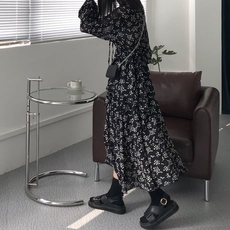 花柄 ワンピース Vネック フリル パフスリーブ 長袖 ロング丈 ハイウエスト 薄手 伸縮性ウエスト 韓国ファッション レディース 大人可愛い ガーリー レトロ DTC-624630025962