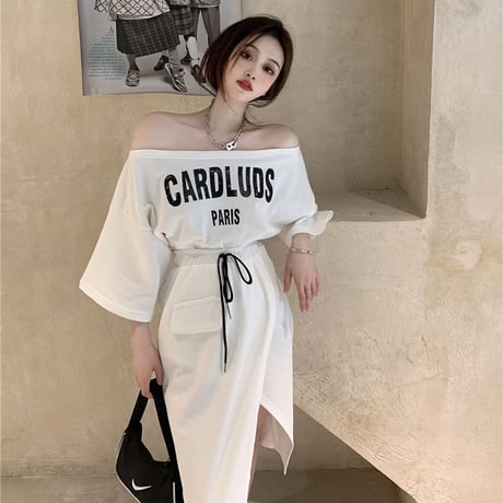 セットアップ 2点セット Tシャツ ＋ スカート オフショル スリット スウェット 半袖 韓国ファッション レディース オフショルダー 大人可愛い ガーリー DTC-642106947624