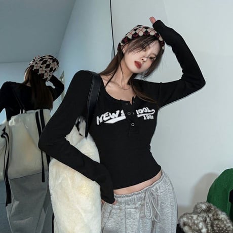 トップス ヘンリーネック ショート丈 ロンT スリムフィット tシャツ ロゴプリント 長袖 レトロ 韓国ファッション レディース 大人可愛い ガーリー DTCA-679030212102