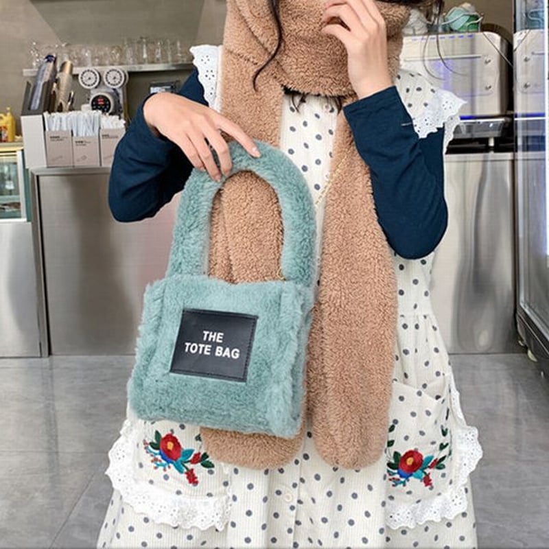 ね*ふ様 コヤンイサムチョン☆スクエアトートバッグ　もこもこボア＆メタルハート ボア トートバッグ 2way ショルダーバッグ ハンドバッグ もこもこ