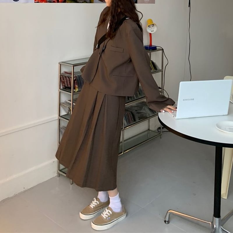 新品　ブラウン色　プリーツフードロングジャケット★プリーツプリーズでは✖️ ペアスキンプリーツロングスカート プリーツスカート マキシ丈