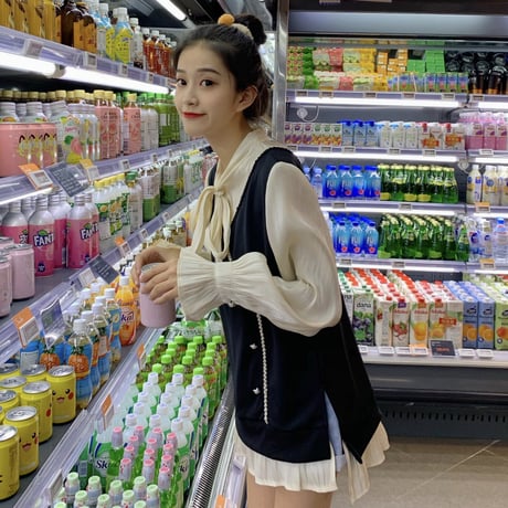 フェイクレイヤード ブラウス 韓国ファッション レディース ボウタイ ベルスリーブ 長袖 春 秋 冬 大人カジュアル 韓国  (DTC-605384245024)