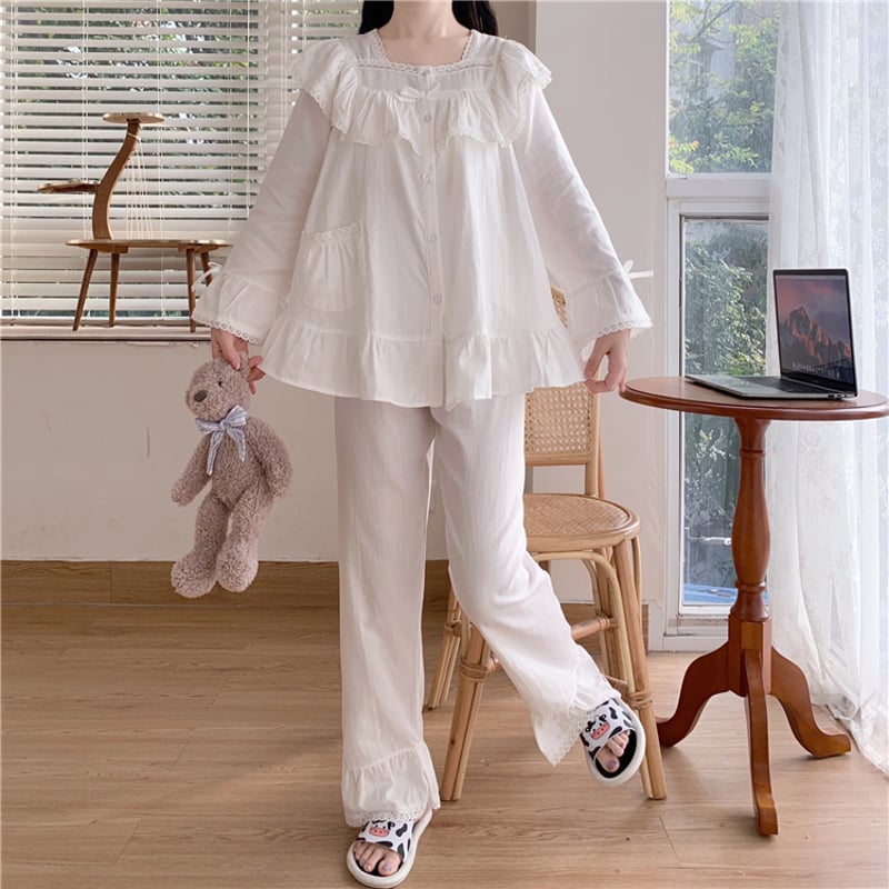 Ravijour★サテンフリルセットアップ★ルームウェア★パジャマ★部屋着パンツ RAVIJOUR パジャマ ルームウェア レーシーサテン ショートパンツ
