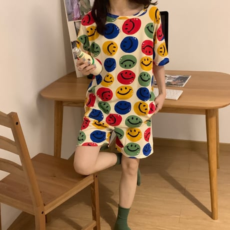 ルームウェア パジャマ セットアップ スマイル ニコちゃんマーク ウエストゴム 上下セット トップス ショートパンツ 部屋着 大人可愛い ガーリー フェミニン DTC-642929082786