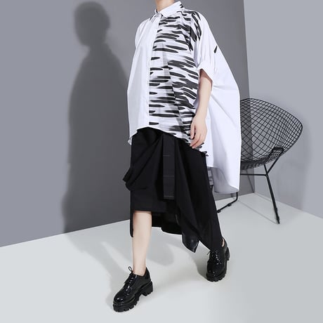 裾変形デザイン アシンメトリー シャツ 韓国ファッション レディース ロングシャツ ブラウス モード 半袖 ルーズ 大人カジュアル 大人可愛い ガーリー 620283788824