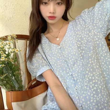 花柄 ブラウス Vネック パフ袖 半袖 薄手 ショート丈 韓国ファッション レディース トップス クロップド丈 大人可愛い ガーリー フェミニン DTC-650805314678