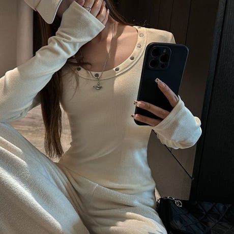 Tシャツ スタッズ付き クルーネック カットソー スリムフィット ロンT トップス プルオーバー 長袖 レトロ 大人可愛い ガーリー カジュアル DTCA-981634076695