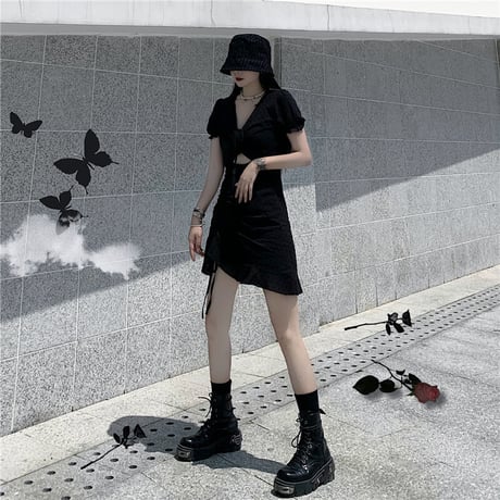 ドット柄 ワンピース 絞り上げ ショート丈 韓国ファッション レディース Vネック ギャザー パフ袖 ハイウエスト ブラック 黒 大人可愛い ガーリー DTC-620250212861