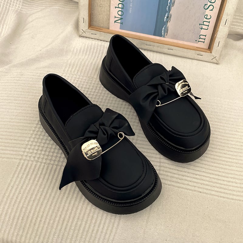 ほぼ未使用美品❣️ヌメロヴェントゥーノ ビジュー 厚底 ローファー ラバーソール ほぼ未使用美品❣️ヌメロヴェントゥーノ ビジュー 厚底