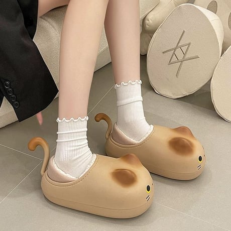 ネコ 尻尾付き スリッパ 23.0～25.0cm インナーボア 猫 ルームシューズ 防寒 EVA もこもこ 軽量 暖かい かわいい 韓国ファッション レディース DTC-740844337006