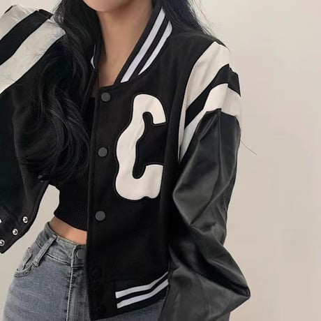 フェイクレザー スタジャン ロゴ ショート丈 ブルゾン ライトアウター ジャンパー ジャケット 長袖 ルーズ レトロ 大人可愛い ガーリー カジュアル DTCA-736582088108