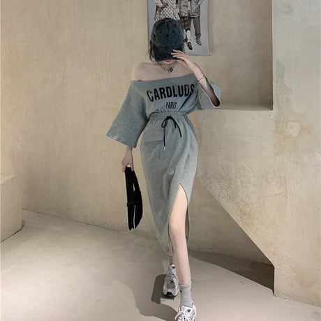 セットアップ 2点セット Tシャツ ＋ スカート オフショル スリット スウェット 半袖 韓国ファッション レディース オフショルダー 大人可愛い ガーリー DTC-642106947624