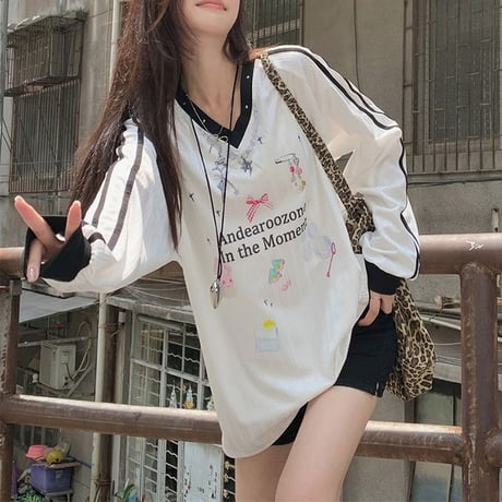 ユニフォーム風 Tシャツ サイドライン ロンt Vネック レタープリント トップス 長袖 オーバーサイズ レトロ 韓国ファッション レディース 大人可愛い ガーリー DTC-822863066109