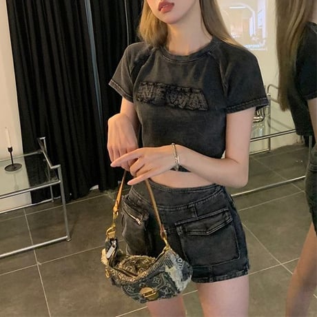 ヴィンテージ風 Tシャツ フロントロゴ コンパクトTシャツ クロップド丈 ショート丈 スリムフィット 半袖 クルーネック レトロ 大人可愛い ガーリー カジュアル DTCA-889190372134